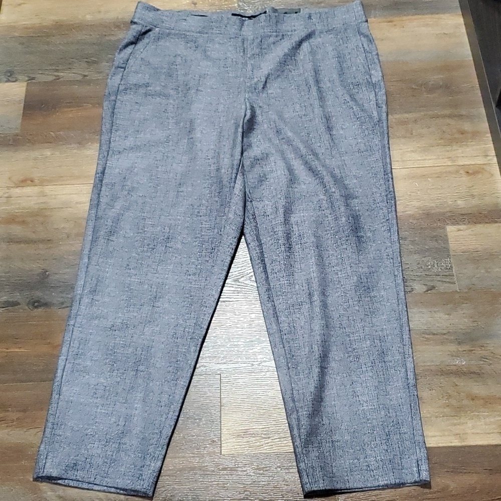 Torrid studio NWT grey tall luxe ponte pull on tapered pant